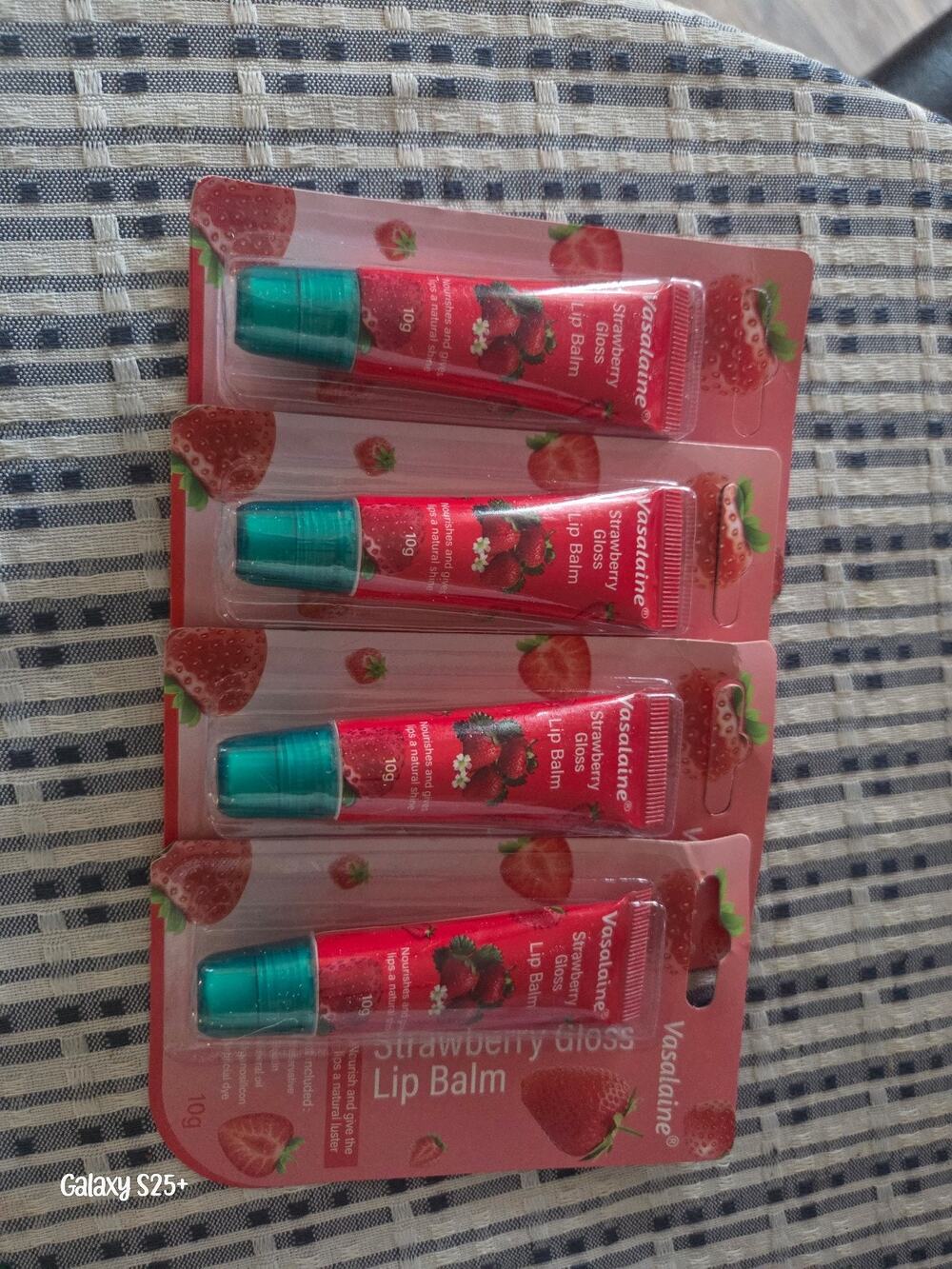 Vasalaine strawberry lip gloss